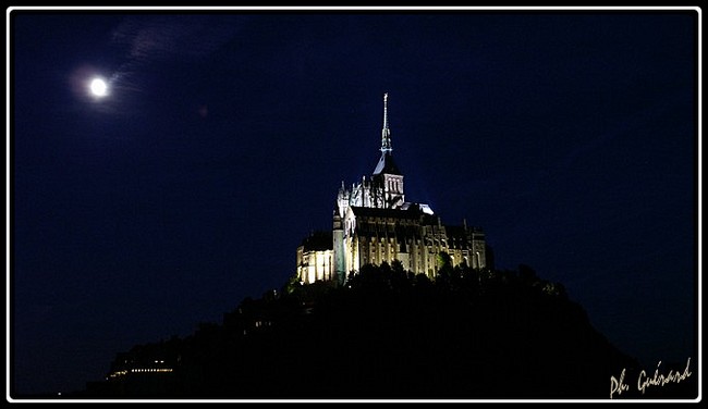 Le Mont St-Michel la nuit
