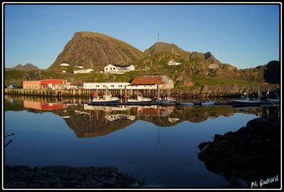 Port de Hovden (NorvÃ¨ge)
photo prise en "pleine nuit"
Keywords: hovden;norvÃ¨ge
