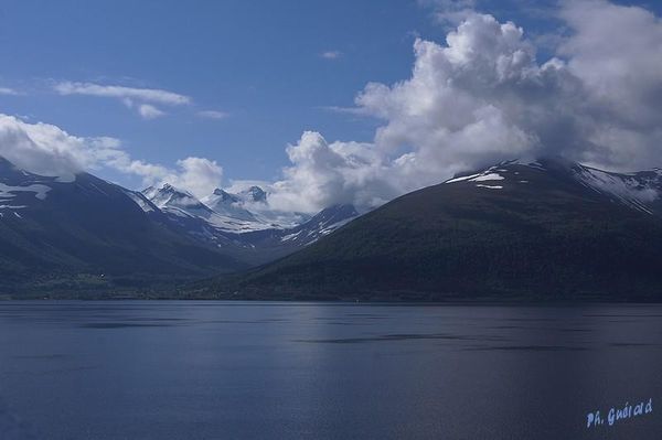En route vers le Geirangerfjord
Keywords: Norvege;Express Cotier;Geirangerfjord