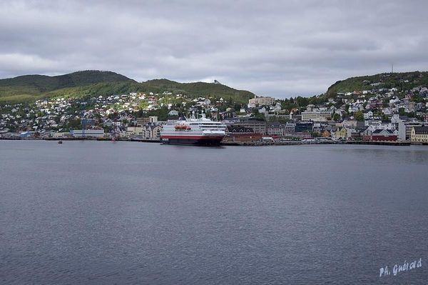Harstad, le NordKapp Ã  quai
Keywords: NorvÃ¨ge;Express Cotier;Harstad