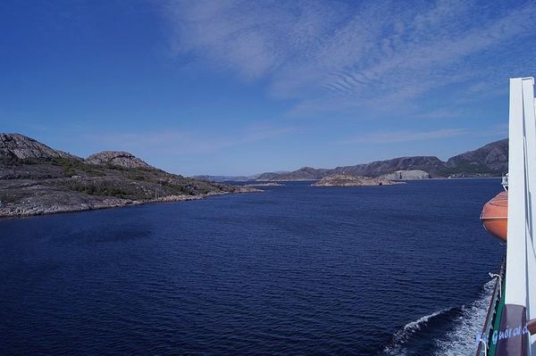 Navigation au milieu des Ã®lots
Keywords: Norvege;Express Cotier