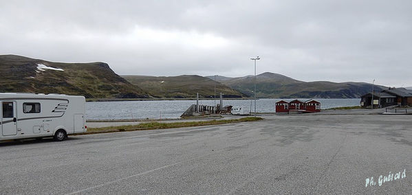 Parking ancien ferry Ã  Kafjord
Keywords: Scandinavie;Norvege;Laponie;Kafjord