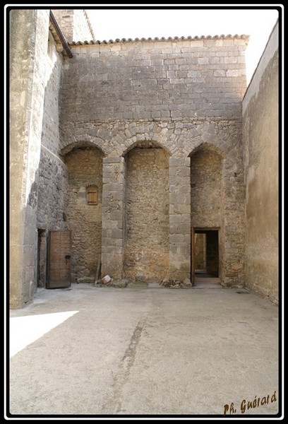 court abbaye lagrasse